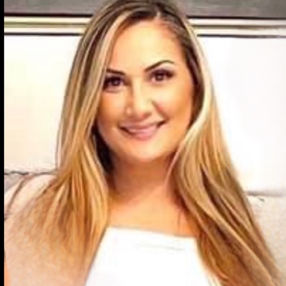 Meet your Posher, Adri - Picture 1 of 1